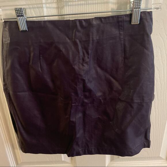 Forever 21 Plum Purple Mini Skirt Women's Size Small 100% Polyurethane & Lined - Picture 5 of 11